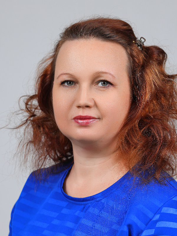 Елена Николаевна Петрова.